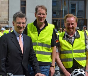 Parlamentarisches Bicycle Race mit Gero Storjohann durch Ostberlin - Bild