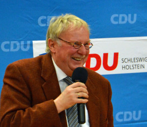 Der Kreistagsabgeordnete Uwe Voss setzt sich für ein besseres Miteinander in der Gemeindevertretung in Nahe ein.