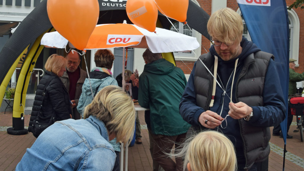 Wahlkampfunterstützung durch Reimer Boege und CDU Bad Segeberg - Bild