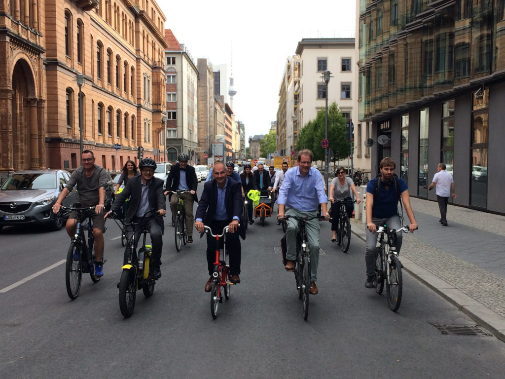 LN - Bundestag - Nord-Abgeordneter kämpft für Radverkehr - Bild