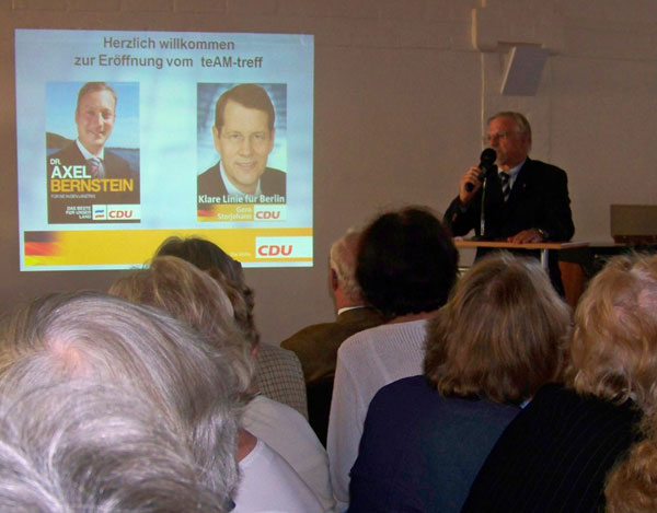 Wirtschaftsminister Dr. Jörn Biel eröffnet das Wahlkampfcenter von Gero Storjohann und Dr. Axel Bernstein.