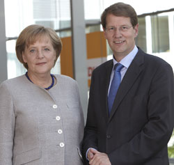 Bustour mit Gero Storjohann zu Angela Merkel in die Holstenhallen - Bild